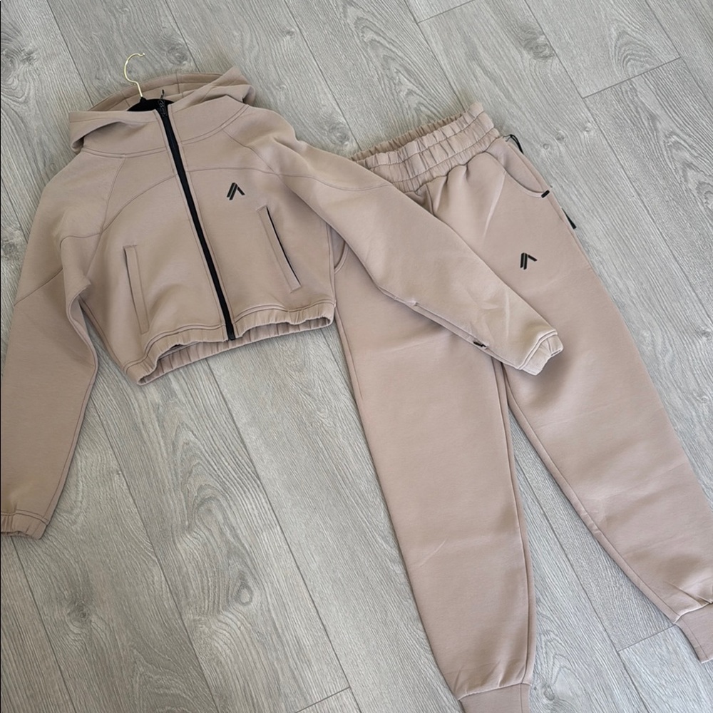 Alphalete Tan Crop Jacket & Jogger Pants